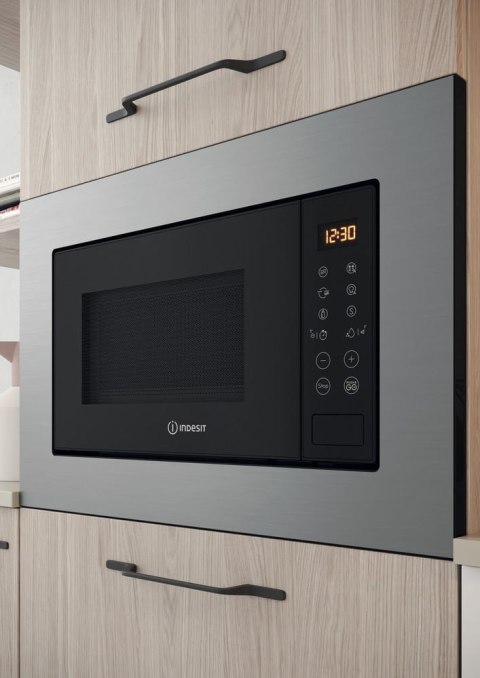 Kuchenka mikrofalowa INDESIT MWI 120 GX Kuchenka mikrofalowa INDESIT MWI 120 GX