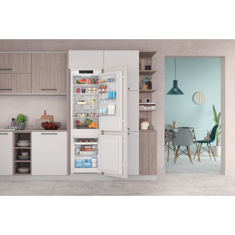 Chłodziarko-zamrażarka INDESIT INC18 T311 Total No Frost Chłodziarko-zamrażarka INDESIT INC18 T311 Total No Frost