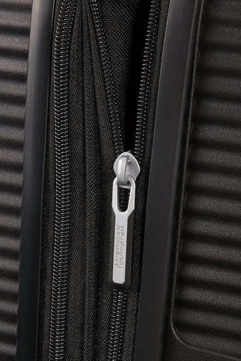 Walizka średnia American Tourister Soundbox EXP - bass black Walizka średnia American Tourister Soundbox EXP - bass black