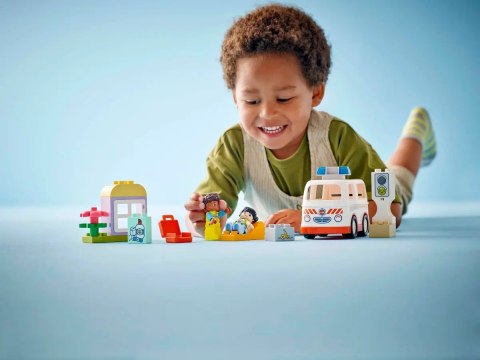 LEGO DUPLO TOWN 10447 Karetka z kierowcą LEGO DUPLO TOWN 10447 Karetka z kierowcą