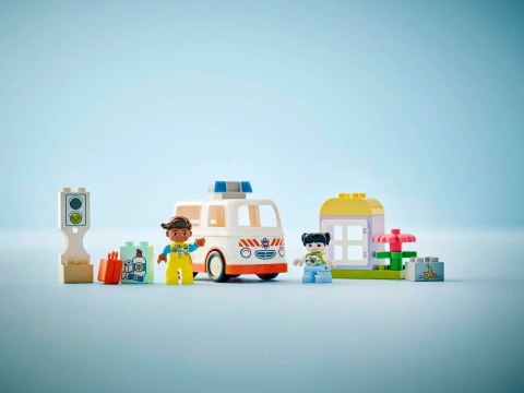 LEGO DUPLO TOWN 10447 Karetka z kierowcą LEGO DUPLO TOWN 10447 Karetka z kierowcą