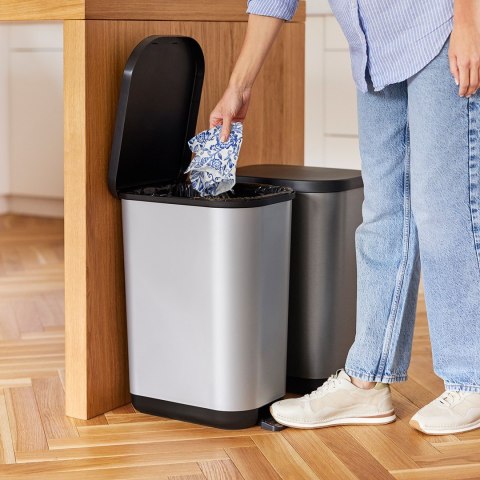 Rotho kosz na śmieci z pedałem RIBO srebrny 35L Rotho kosz na śmieci z pedałem RIBO srebrny 35L