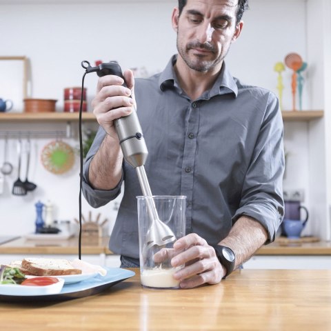 Blender ręczny Black+Decker BXHBA1200E Blender ręczny Black+Decker BXHBA1200E