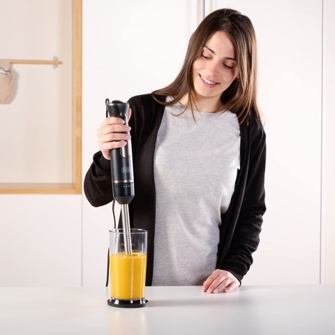 Blender ręczny Black+Decker BXHBA800E (800W) Blender ręczny Black+Decker BXHBA800E (800W)
