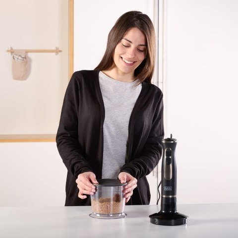Blender ręczny Black+Decker BXHBA800E (800W) Blender ręczny Black+Decker BXHBA800E (800W)