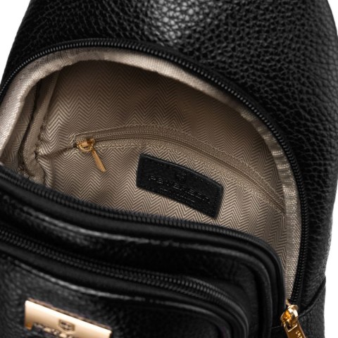Czarna saszetka damska crossbody plecaczek na jedno ramię eko skóra Peterson Czarna saszetka damska crossbody plecaczek na jedno ramię eko skóra Peterson