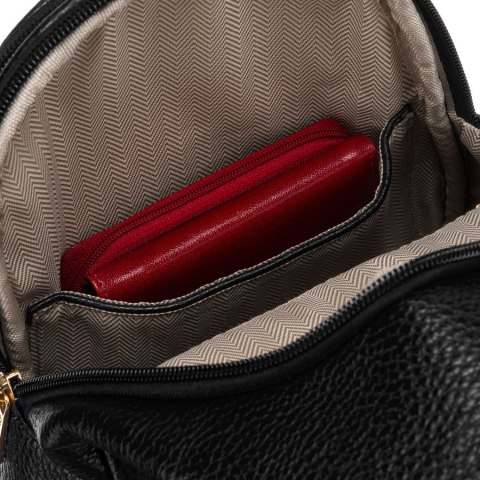 Czarna saszetka damska crossbody plecaczek na jedno ramię eko skóra Peterson Czarna saszetka damska crossbody plecaczek na jedno ramię eko skóra Peterson