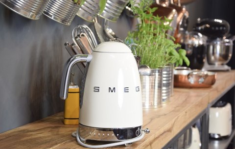 Czajnik elektryczny SMEG KLF04CREU kremowy Czajnik elektryczny SMEG KLF04CREU kremowy