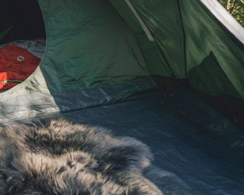 Outwell Cloud 3 Three Room Dome Tent for 3 Persons, Green | Outwell Outwell Cloud 3 Three Room Dome Tent for 3 Persons, Green | Outwell