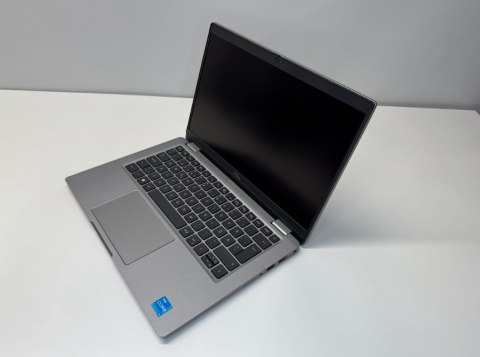 DELL Renew | REFURBISHED Grade B Dell Latitude 5330 | 13.3 " | FHD | Intel Core i3 | i3-1215U | 16 GB | Solid-state drive capaci DELL Renew | REFURBISHED Grade B Dell Latitude 5330 | 13.3 " | FHD | Intel Core i3 | i3-1215U | 16 GB | Solid-state drive capaci