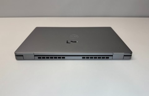 DELL Renew | REFURBISHED Grade B Dell Latitude 5330 | 13.3 " | FHD | Intel Core i3 | i3-1215U | 16 GB | Solid-state drive capaci DELL Renew | REFURBISHED Grade B Dell Latitude 5330 | 13.3 " | FHD | Intel Core i3 | i3-1215U | 16 GB | Solid-state drive capaci