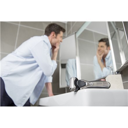 Panasonic | Shaver | ES-RT67-S503 | Wet & Dry | Li-Ion | Black/ silver Panasonic | Shaver | ES-RT67-S503 | Wet & Dry | Li-Ion | Black/ silver