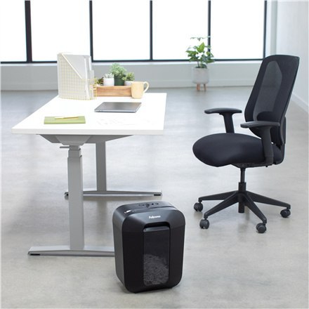 Fellowes Powershred LX45 | Niszczarka Krzyżowa | Poziom P-4 | Tnąca karty kredytowe, zszywki, spinacze, papier | Pojemność 17 li Fellowes Powershred LX45 | Niszczarka Krzyżowa | Poziom P-4 | Tnąca karty kredytowe, zszywki, spinacze, papier | Pojemność 17 li