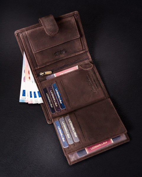 Nubukowy portfel męski z systemem RFID Protect - Peterson Nubukowy portfel męski z systemem RFID Protect - Peterson