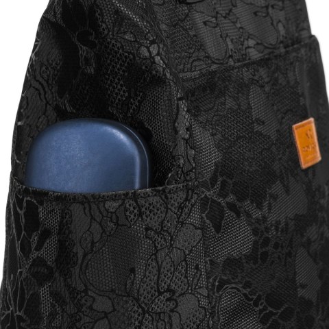 Czarny shopper damski z poliestru zawieszony na wygodnych uchwytach z zewnętrzną kieszonką na suwak - Rovicky Czarny shopper damski z poliestru zawieszony na wygodnych uchwytach z zewnętrzną kieszonką na suwak - Rovicky