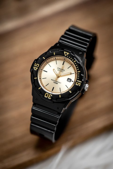 Zegarek Damski Casio LRW-200H-9EVDF + BOX Zegarek Damski Casio LRW-200H-9EVDF + BOX