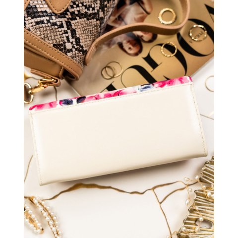 Elegancki portfel damski w kwiaty wykonany ze skóry naturalnej i ekologicznej zamykany zatrzaskiem - Peterson Elegancki portfel damski w kwiaty wykonany ze skóry naturalnej i ekologicznej zamykany zatrzaskiem - Peterson
