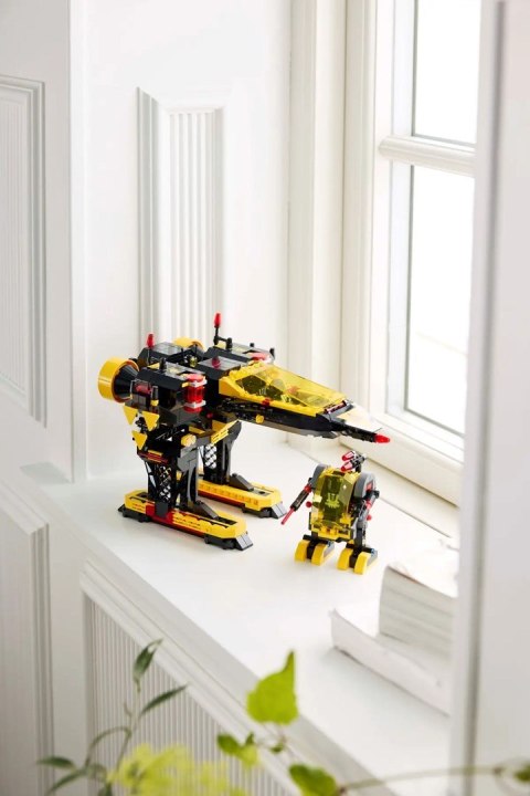 LEGO ICONS 10355 Blacktron Renegade LEGO ICONS 10355 Blacktron Renegade