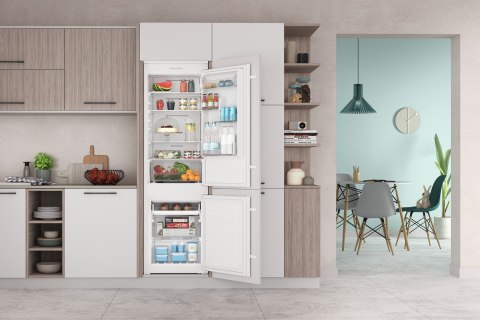 Chłodziarko-zamrażarka INDESIT INC18 T112